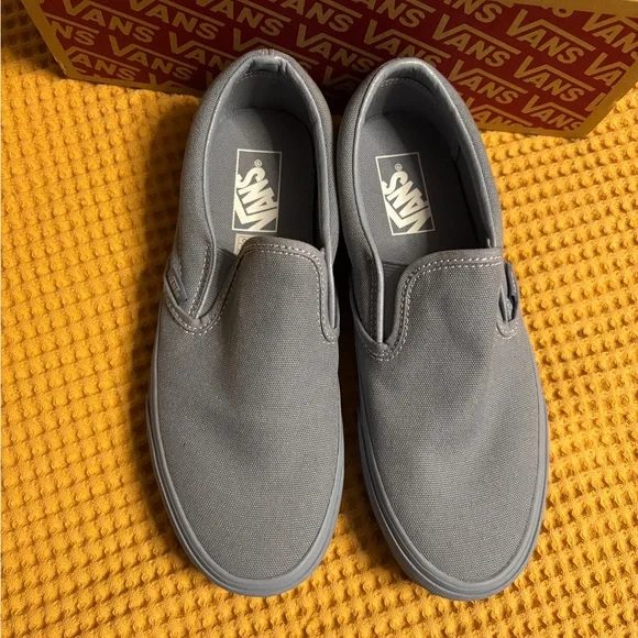 New in Box Vans Classic Slip-On | Pastel Mono Dusty Blue | US Women 8.5 / Men 7 - Picture 7 of 16